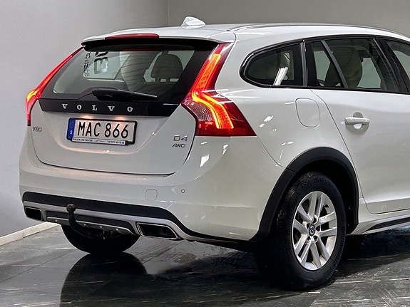 Volvo V60 Cross Country 9 of 25
