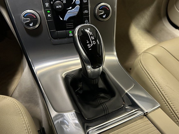 Volvo V60 Cross Country 22 of 25