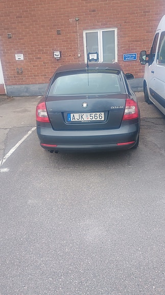 Skoda Octavia 2 of 4
