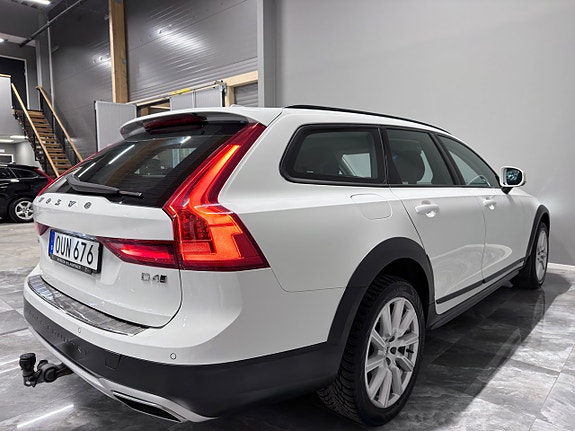 Volvo V90 Cross Country 8 of 29