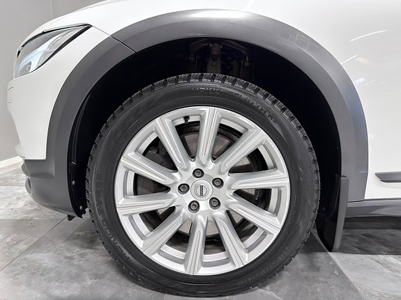 Volvo V90 Cross Country 12 of 29