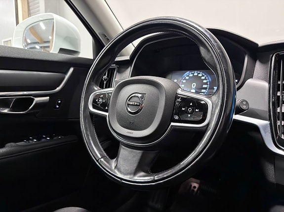 Volvo V90 Cross Country 21 of 29