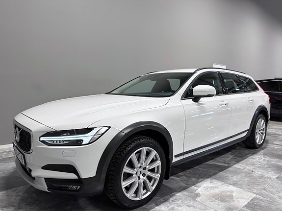 Volvo V90 Cross Country 4 of 5