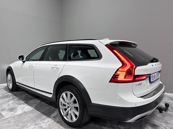 Volvo V90 Cross Country 6 of 29