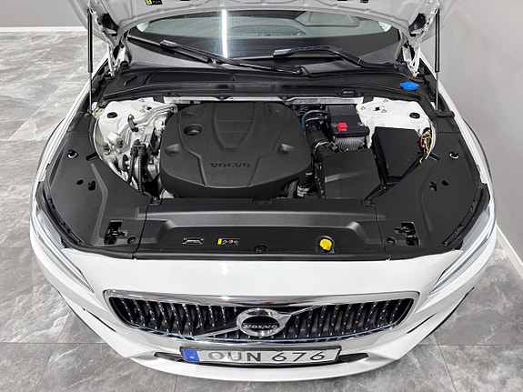 Volvo V90 Cross Country 13 of 29