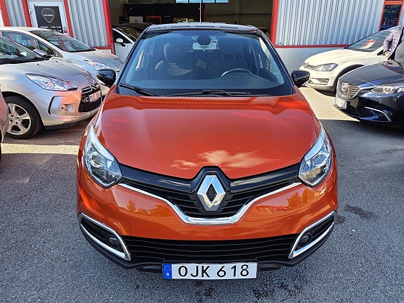 Renault Captur 3 of 15