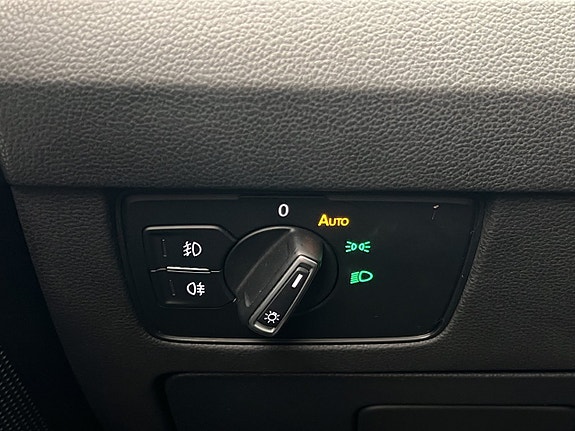 Volkswagen Passat 16 of 30