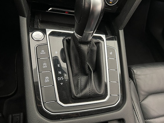 Volkswagen Passat 24 of 30