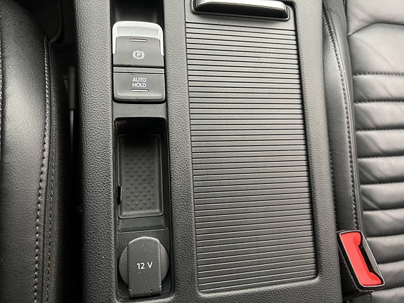 Volkswagen Passat 25 of 30