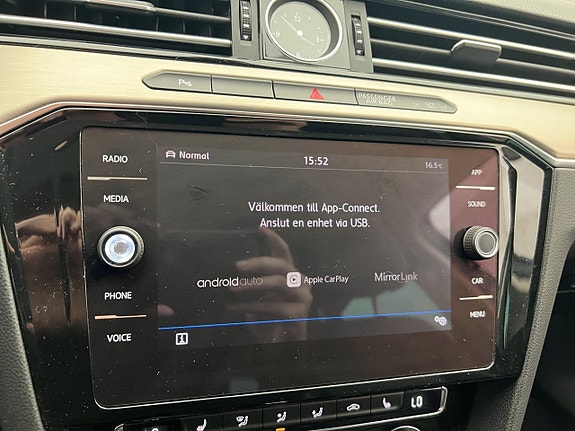 Volkswagen Passat 22 of 30