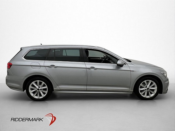 Volkswagen Passat 9 of 30