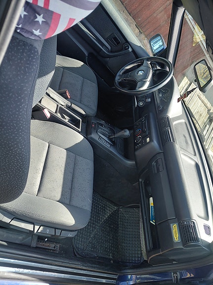 BMW 318i 5 of 5