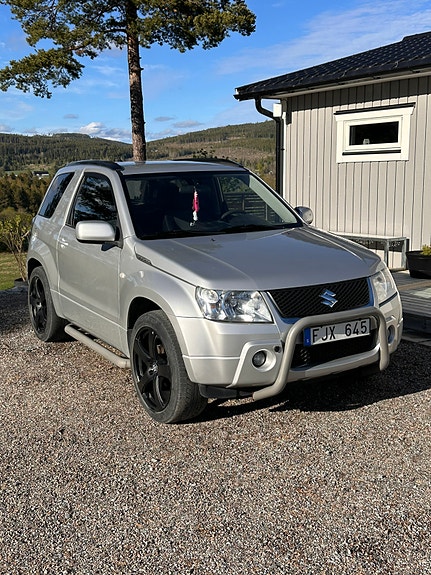 Suzuki Grand Vitara 2 of 12