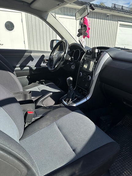 Suzuki Grand Vitara 7 of 12