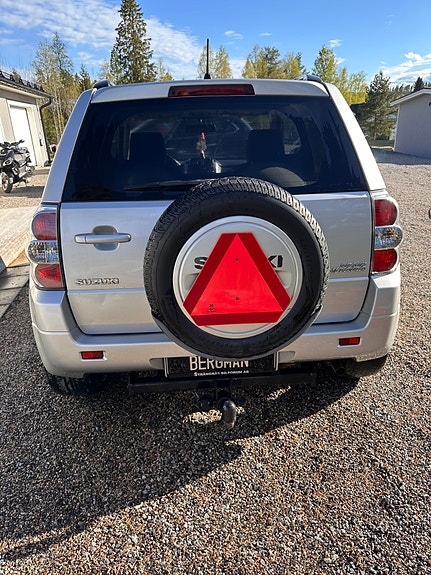 Suzuki Grand Vitara 5 of 12