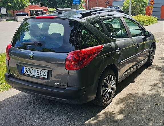 Peugeot 207 SW 3 of 5