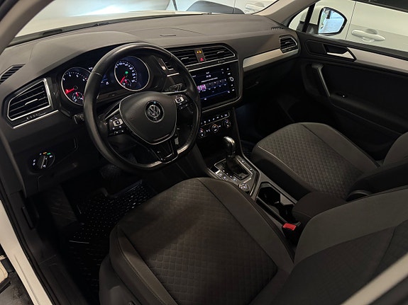 Volkswagen Tiguan 11 of 27