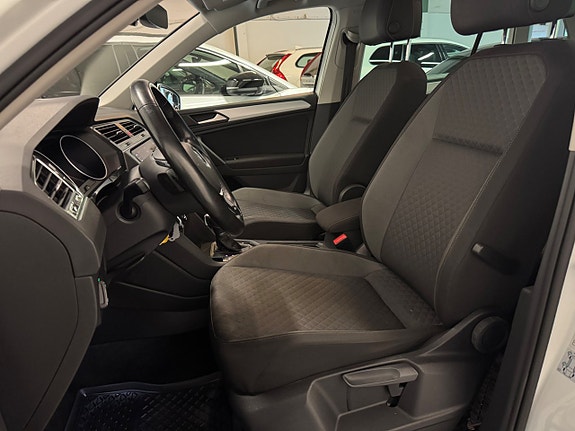 Volkswagen Tiguan 12 of 27