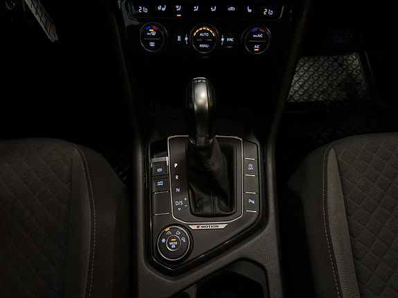 Volkswagen Tiguan 21 of 27