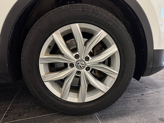 Volkswagen Tiguan 5 of 27