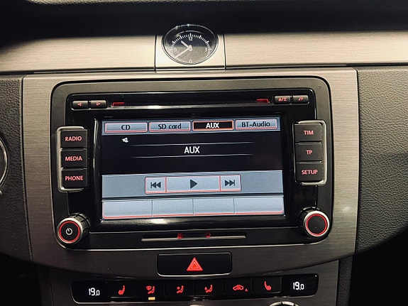 Volkswagen Passat 18 of 24
