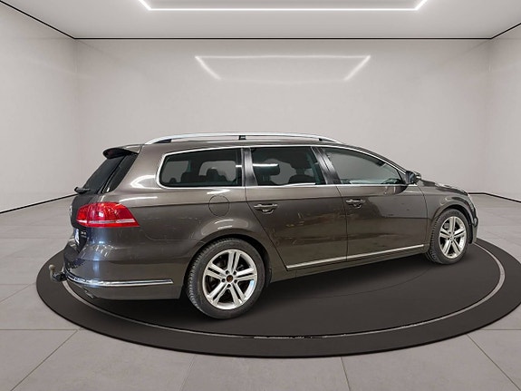 Volkswagen Passat 9 of 24