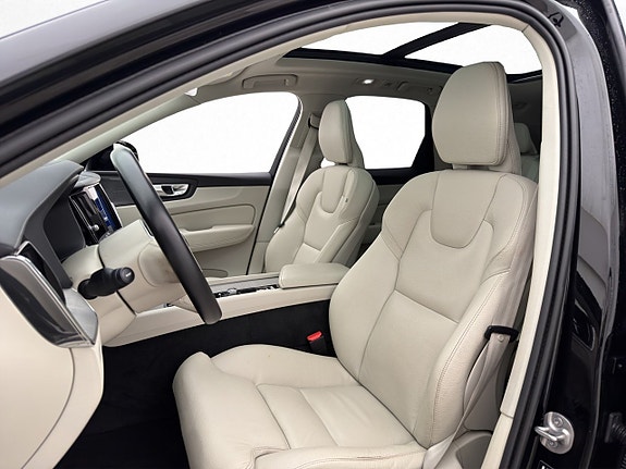 Volvo XC60 11 of 30