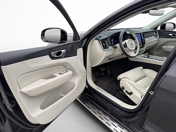 Volvo XC60 10 of 30