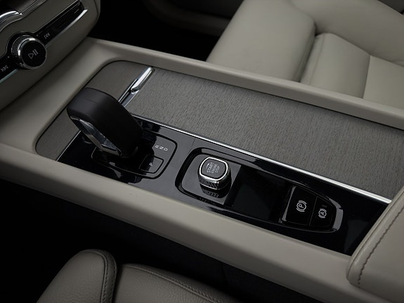Volvo XC60 26 of 30