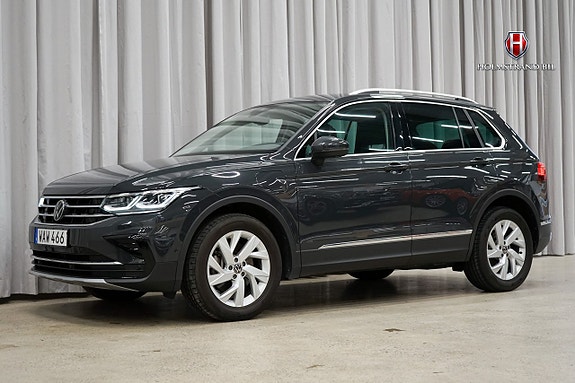 Volkswagen Tiguan 3 of 5