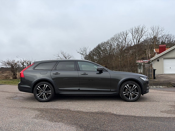 Volvo V90 Cross Country 4 of 5