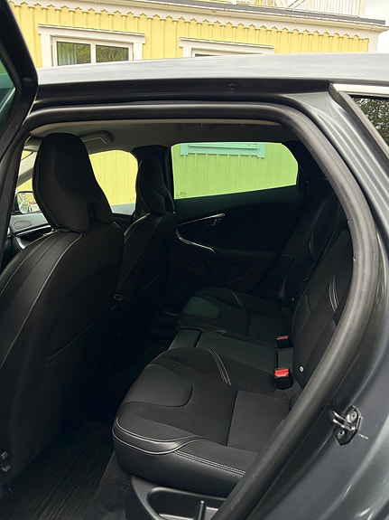 Volvo V40 7 of 13