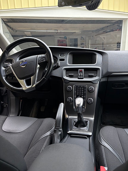 Volvo V40 10 of 13