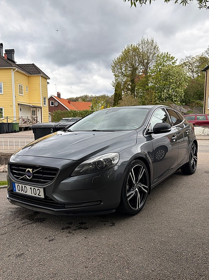 Volvo V40 9 of 13