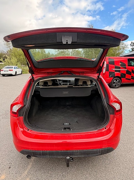 Volvo V60 9 of 25