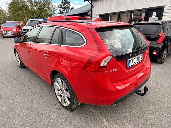 Volvo V60 8 of 25