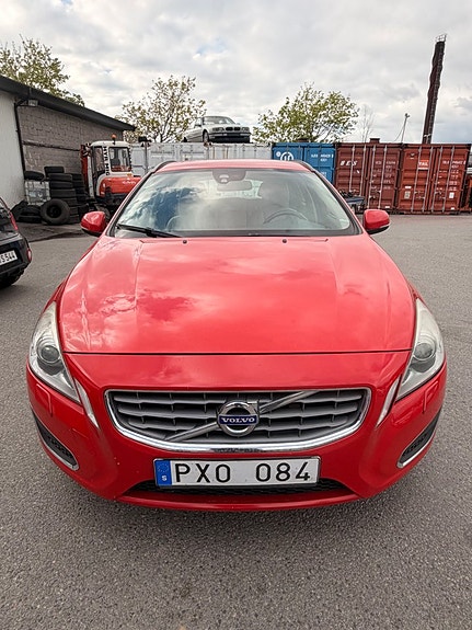 Volvo V60 4 of 25
