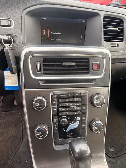 Volvo V60 16 of 25