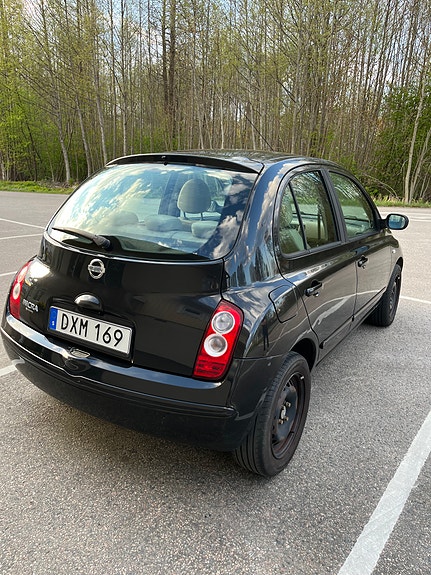 Nissan Micra 4 of 5