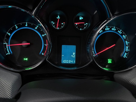 Chevrolet Cruze 15 of 23