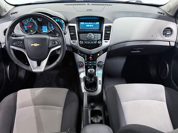 Chevrolet Cruze 11 of 23