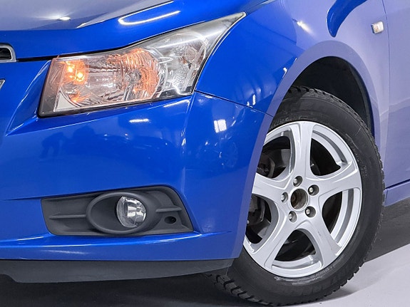 Chevrolet Cruze 8 of 23