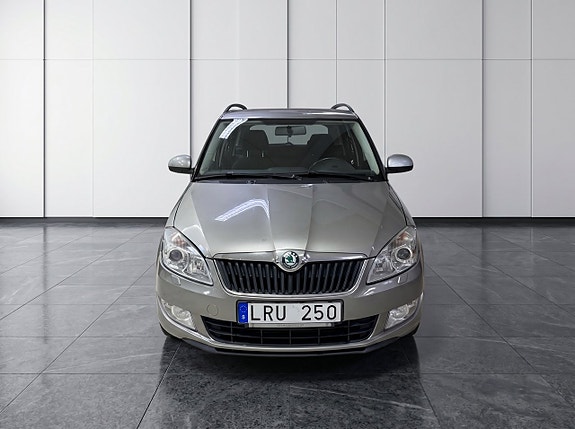 Skoda Fabia 2 of 13