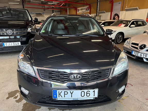 Kia Ceed 2 of 11