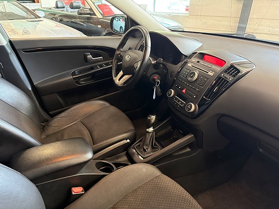 Kia Ceed 8 of 11