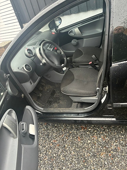 Peugeot 107 3 of 4