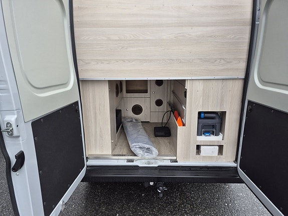 Globe-Traveller Explorer 2 XS 180 hk, automat, dragkrok, för 2 personer 5 of 26