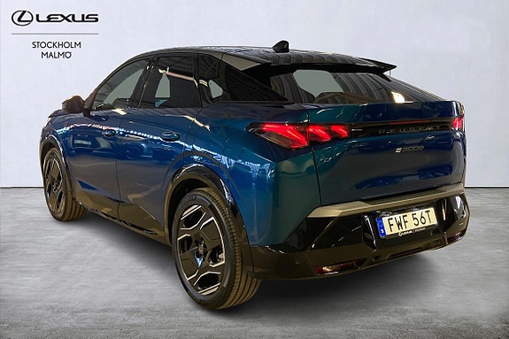 Peugeot e-3008 3 of 5