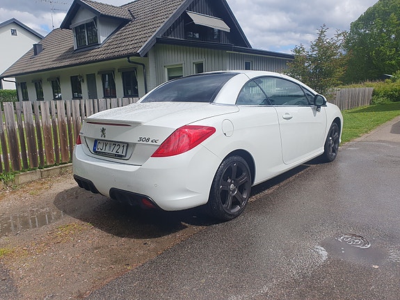 Peugeot 308 2 of 5