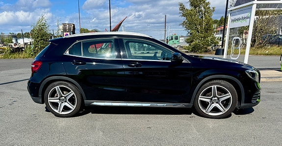 Volvo XC40 8 of 12